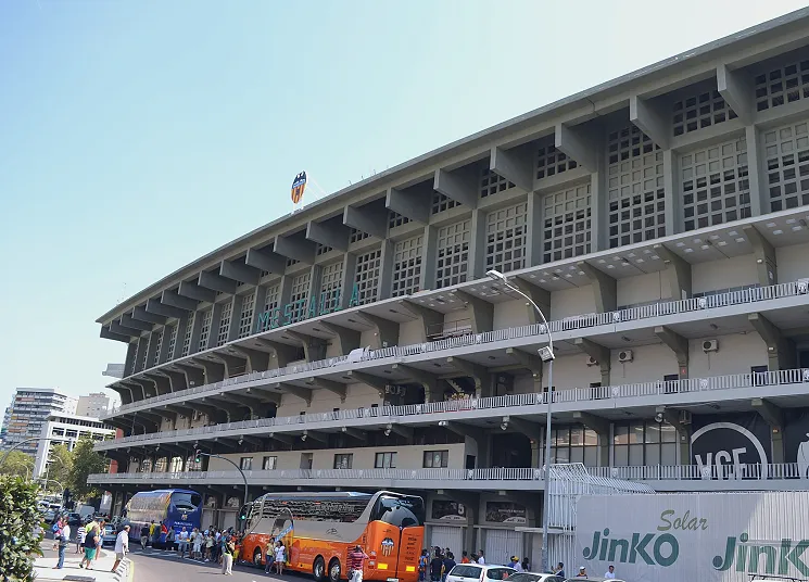 意甲球队防守阵型实拍(从被动防守到主动压迫)